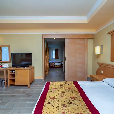 Armas Kaplan Paradise ホテル 4*
